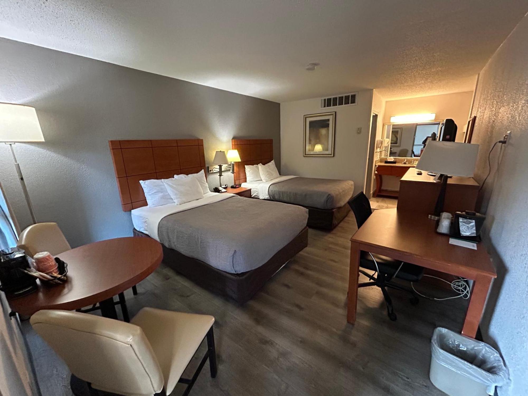 Quality Inn University Lansing Exterior foto