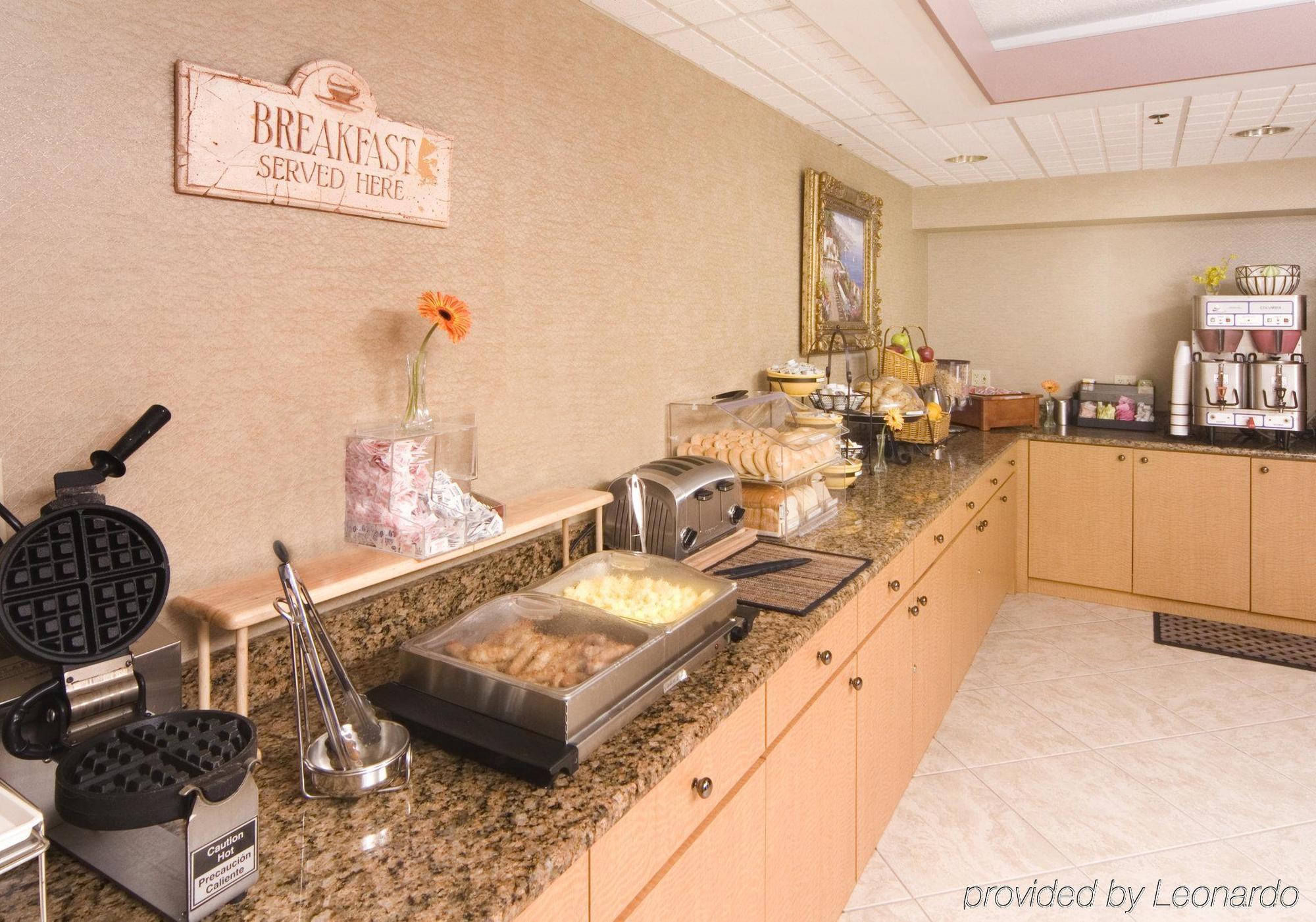 Quality Inn University Lansing Restaurante foto